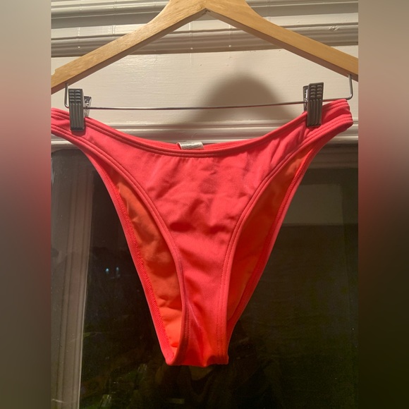 🔴 3/$50 BILLABONG BIKINI BOTTOM - Picture 2 of 3
